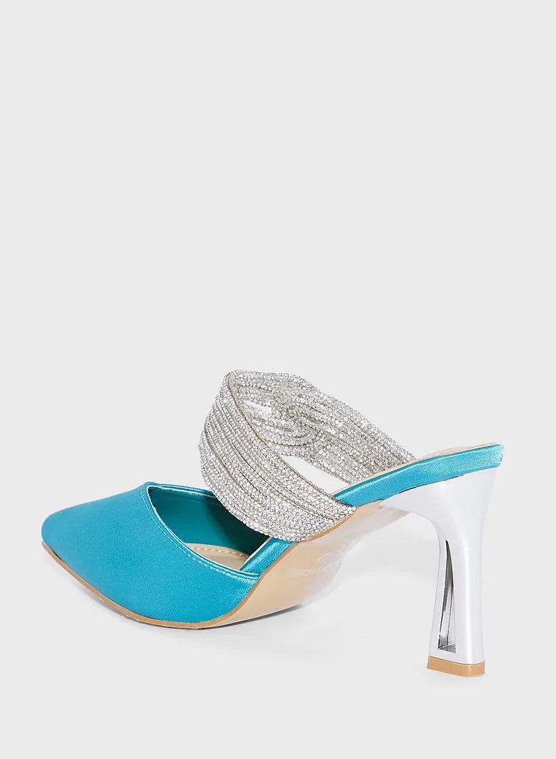 د الماسونو په ګاڼو سمبال ټیټه پونده لرونکې څپلۍ (Diamante Detail Mule Pump)